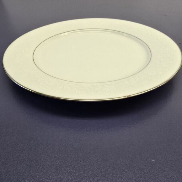 Noritake Ranier 6909 Dinner Plate White Floral & Platinum Trim 10-1/2” Vtg Set 4 - Picture 2 of 5